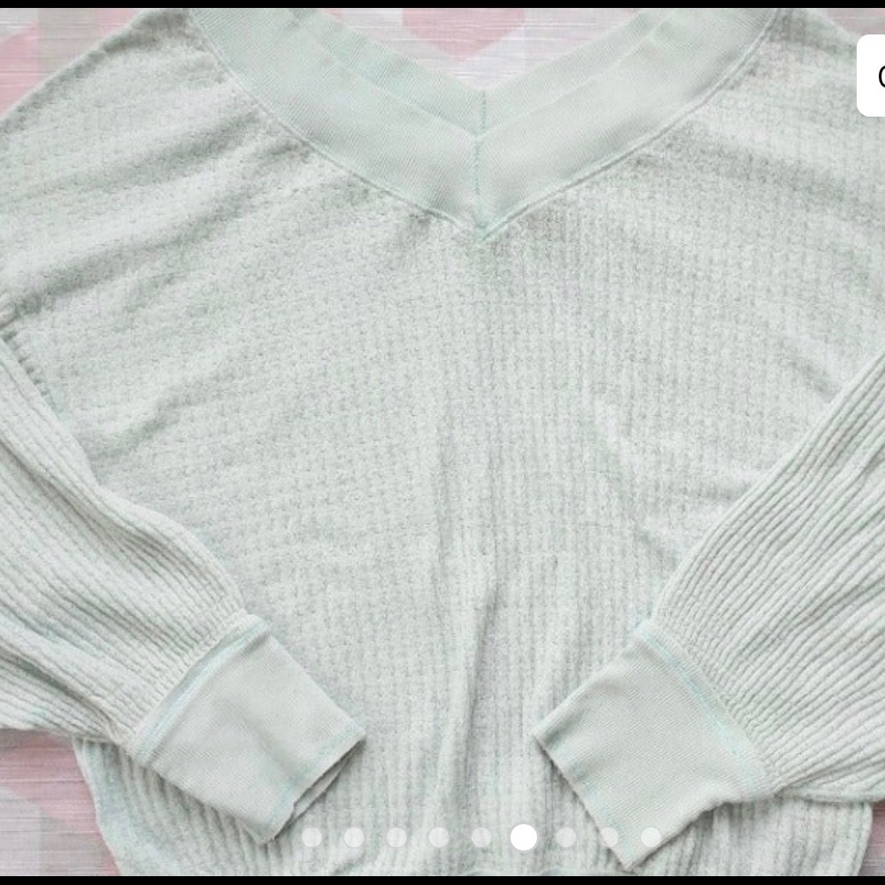 🌸 Free People loose fit South Side Thermal Top🌸 - Picture 6 of 7